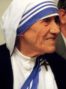 Madre Teresa di Calcutta PhotoCredit 1986 Túrelio (via Wikimedia-Commons)