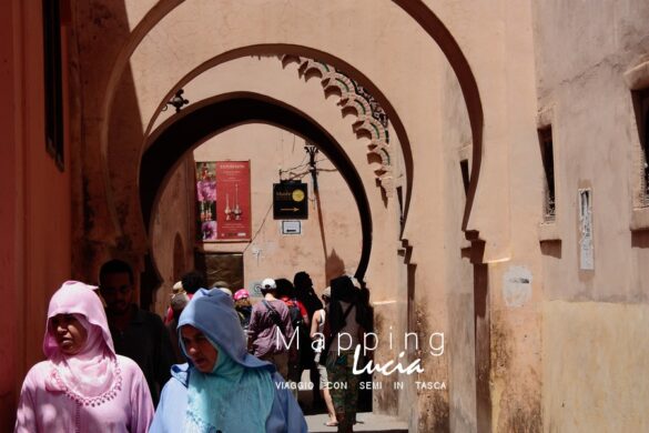 Marrakech il Souq Due donne Pht Emanuela Gizzi Mapping Lucia (9)