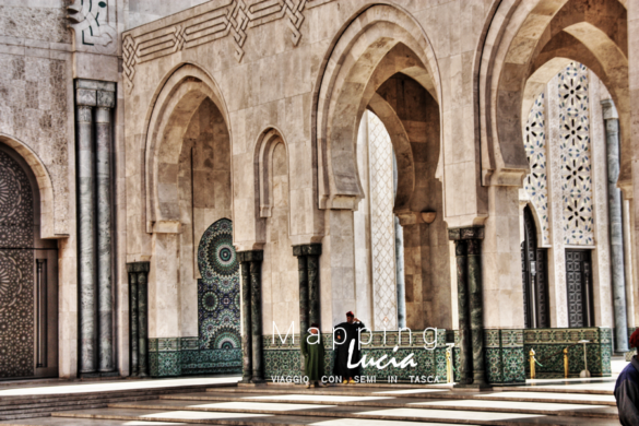 Nel cortile esterno della Moschea di Hassan II Casablanca Pht Emanuela Gizzi Mapping Lucia