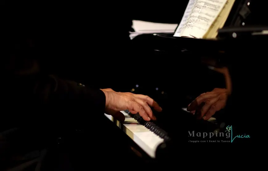 le-mani-di-monaldo-braconi-formello-durante-il-concerto-mozart-270